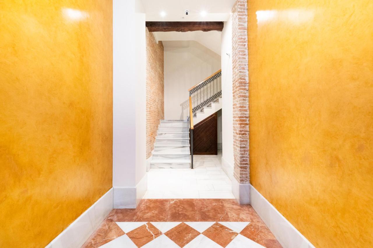 Piso Junto A Mercado De San Agustin Y Catedral En غرناطة المظهر الخارجي الصورة
