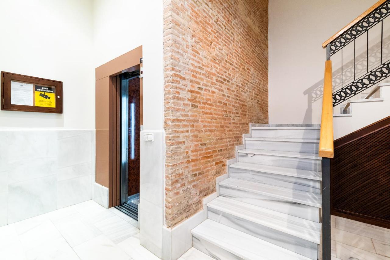 Piso Junto A Mercado De San Agustin Y Catedral En غرناطة المظهر الخارجي الصورة