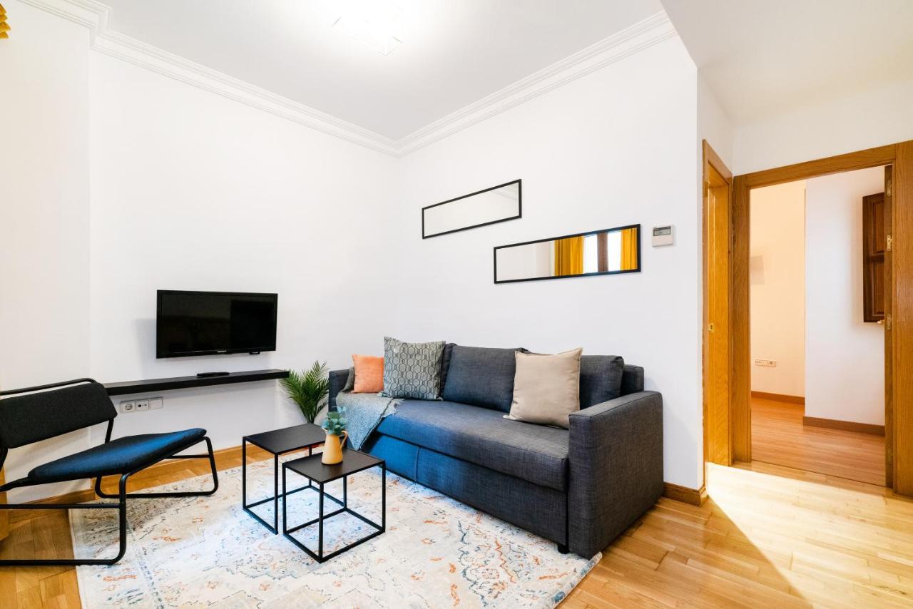 Piso Junto A Mercado De San Agustin Y Catedral En غرناطة المظهر الخارجي الصورة